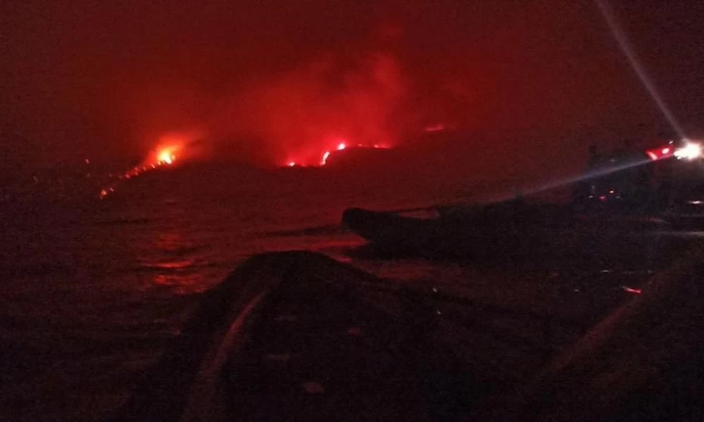 Βατραχάνθρωποι: Σώζουν ζωές στην από θαλάσσης εκκένωση στην Εύβοια